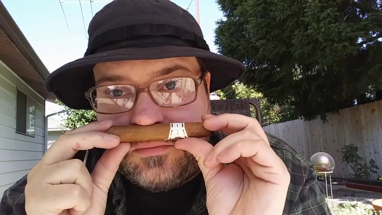Cigar Review: Casa de Garcia Connecticut 4.75 × 50