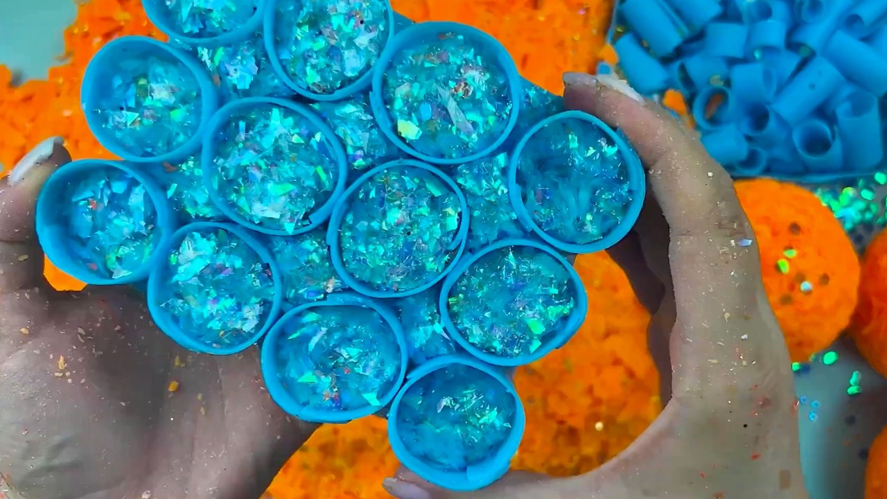 [ Christmas request #4❤️‍🔥] LOTS AND A LOTS OF SOAP WITH GLITTER CRUSHING ASMR