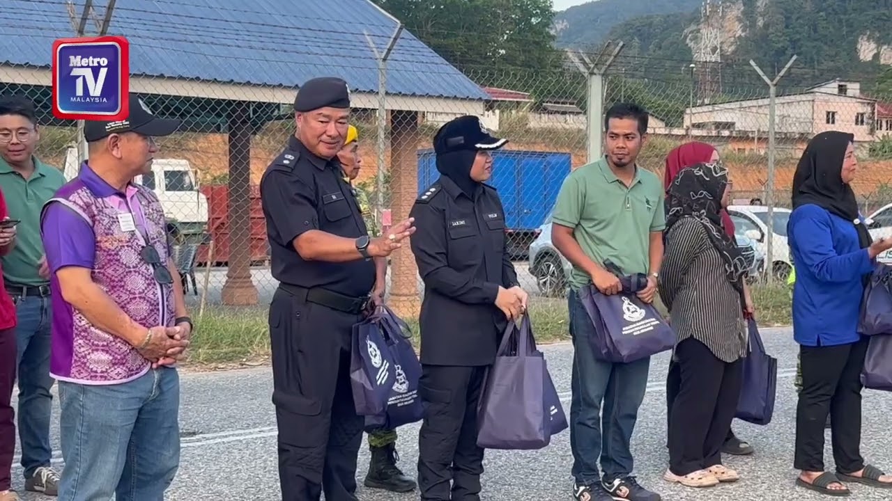 Limpahan luar biasa kenderaan di Gua Musang - Polis