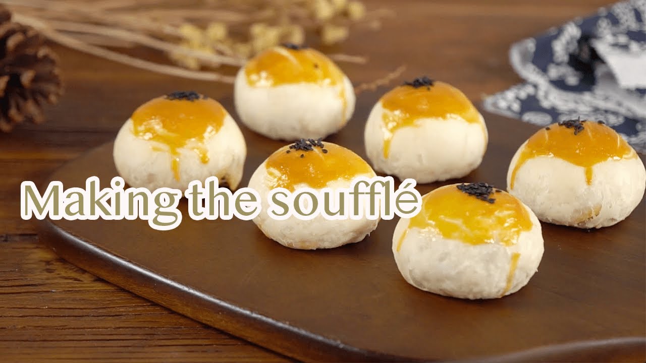 15 cake recipe - How to Make Chinese Dessert yolk pastry【yijiacake】