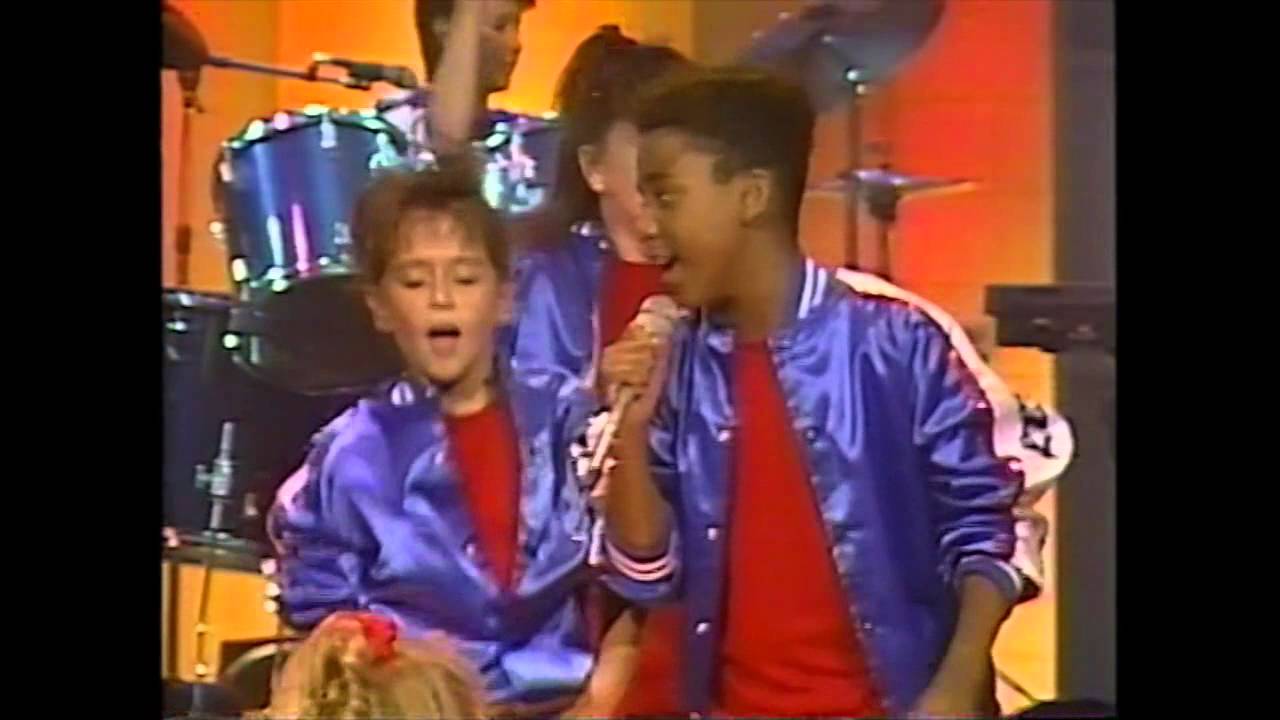 KIDS Incorporated - Every Little Step I Take (1989 - 720p HD Live Look)