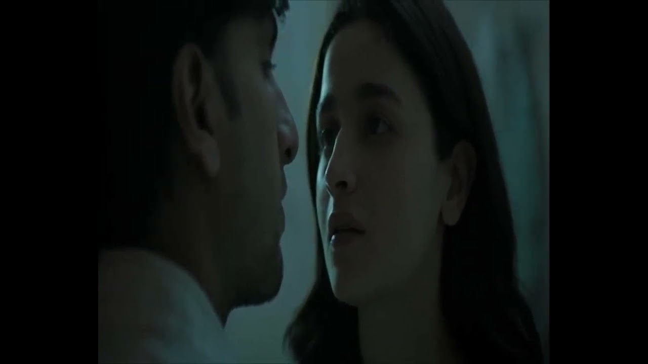 Alia bhatt all kisses