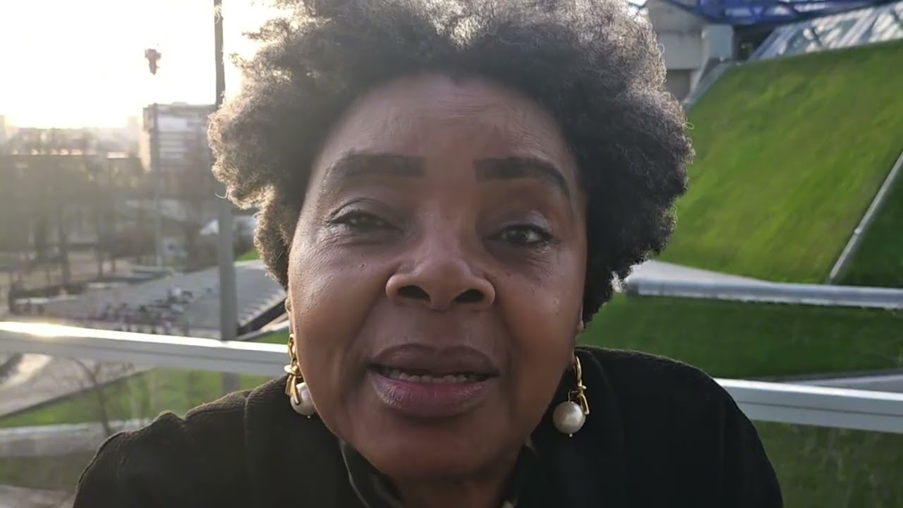 Gisèle, 70ans, aborde les questions de la place des femmes en santé et dans vieillissement 