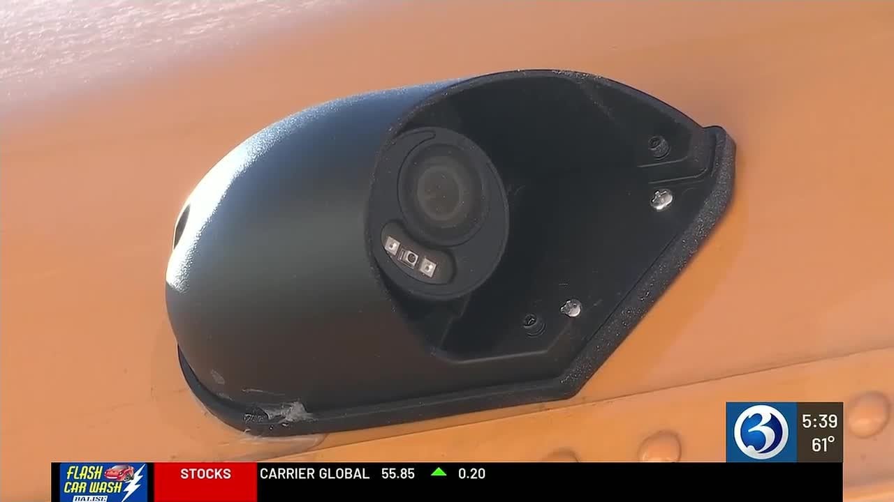 В Нью-Хейвене программа видеонаблюдения в школьных автобусах за первую неделю зафиксировала 847 с...