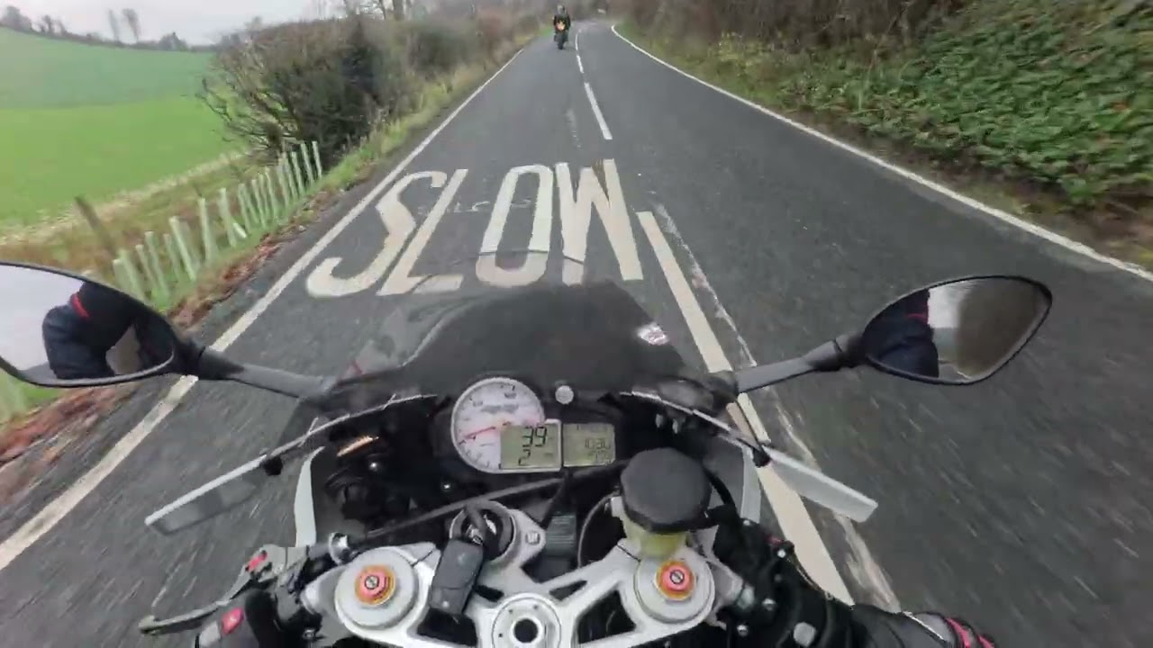 Lazy ride @ 1 degree Celsius in Uk #s1000rr #coldday #trending #rider #bmw 
