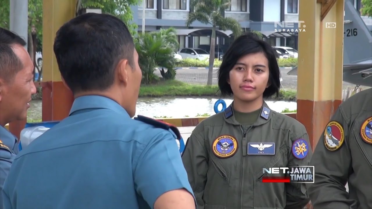 NET. JATIM - SOSOK WANITA CANTIK JADI PILOT PESAWAT TEMPUR