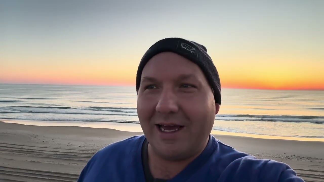 В пятницу нас ждал идеальный рассвет… и лошадь в придачу! 🌅🐎