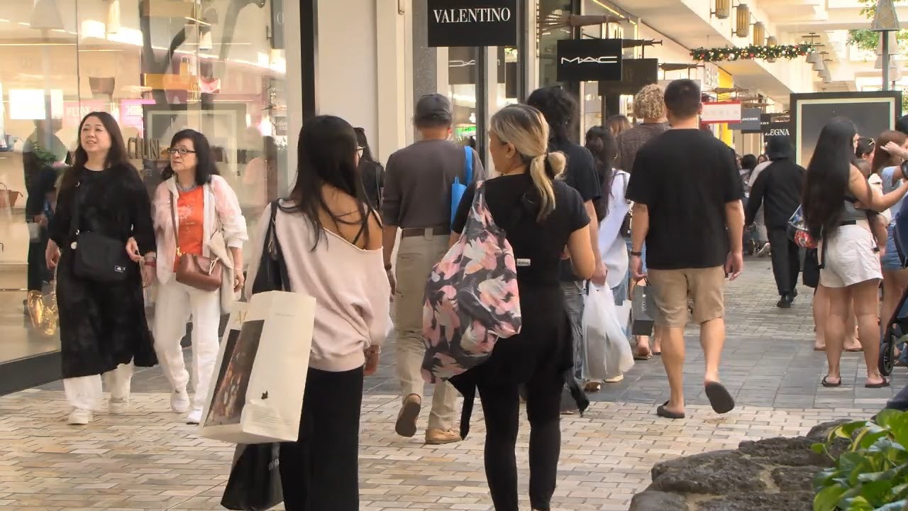Black Friday shopping in full swing at Ala Moana