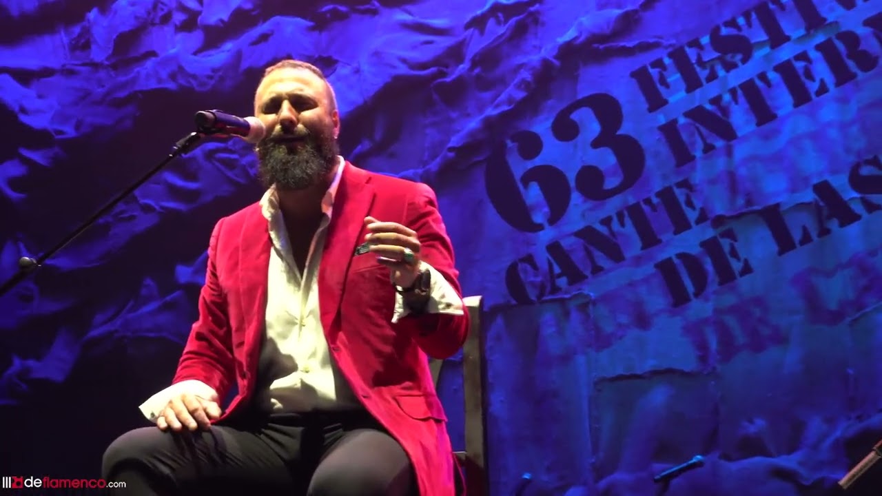 José el Calli canta taranto en la final del Cante de las Minas 2024