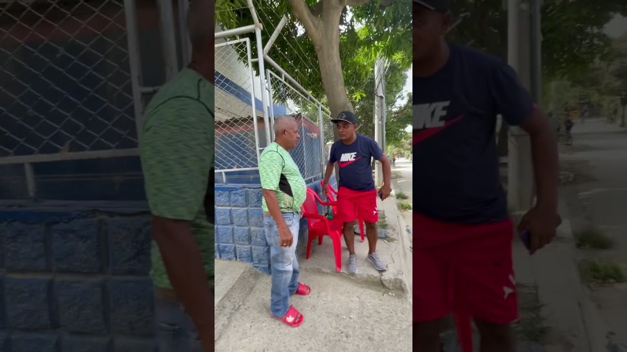 Que risa 😂 una chica anónima quiere conocer la Yuca Rucha de mi papá universal 🤣😂🤣😂