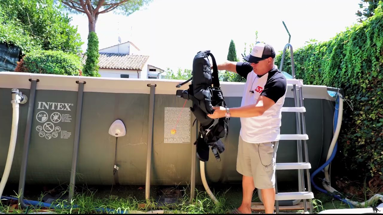 Manutenzione del GAV (BCD) - Come RIMUOVERE L'ACQUA SALATA del Mare dall'INTERNO della CAMERA d'ARIA