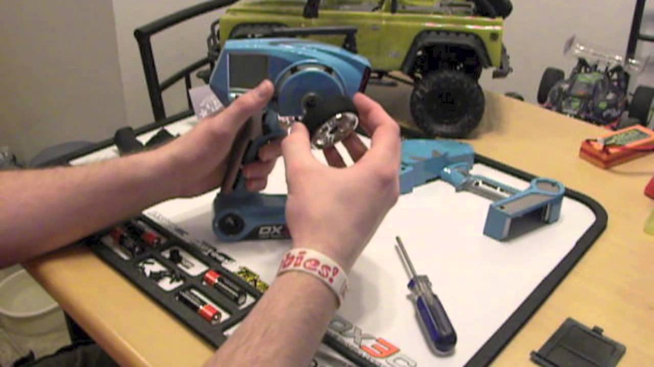 VOYAGE RC: How-To Spektrum DX3C Steering Wheel SPRING Replacement