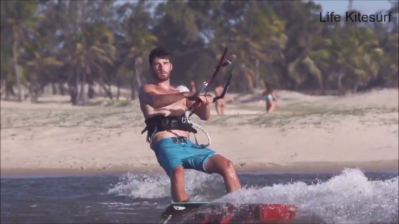 2013 Kiteboarding World Champion of Freestyle  PKRA Alex Pastor - Life Kitesurf