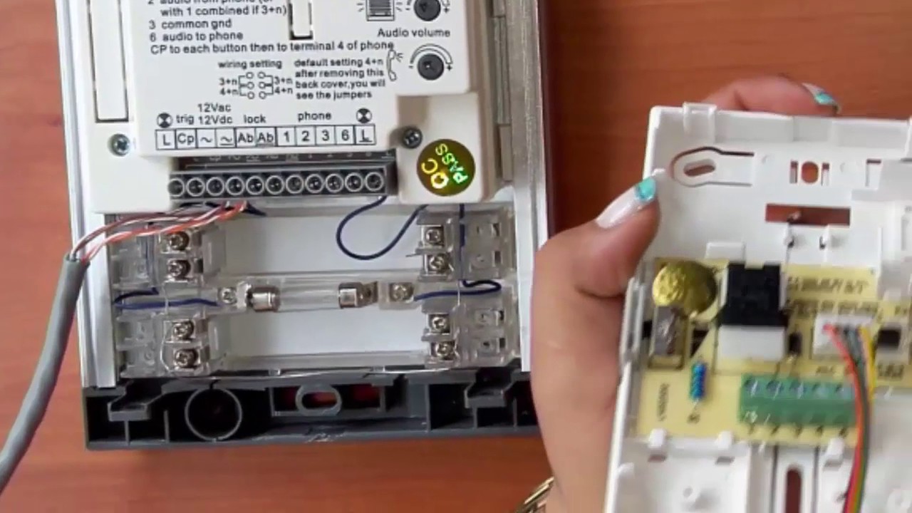 Instrucciones de Instalación para Citófonos de la marca HYCOMM