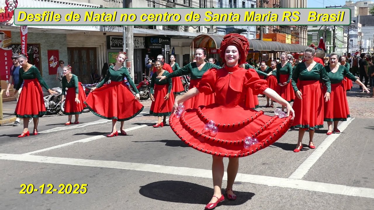 Desfile de Natal no centro de Santa Maria RS
