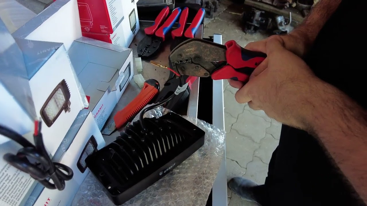 Cómo Cambiar los Faros y las Luces de Trabajo del Tractor por LED – Más Brillo y Eficiencia