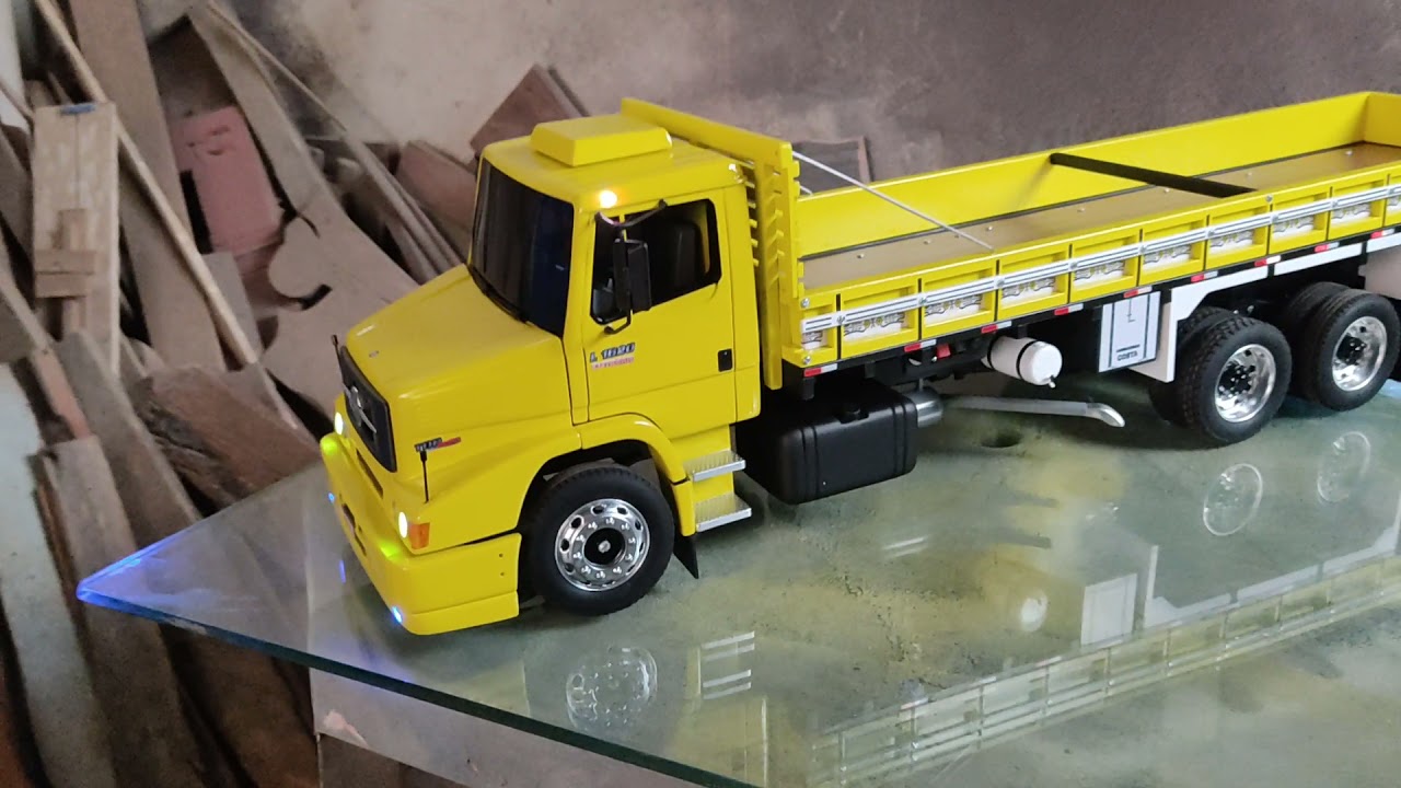 MINIATURA MERCEDES 1620