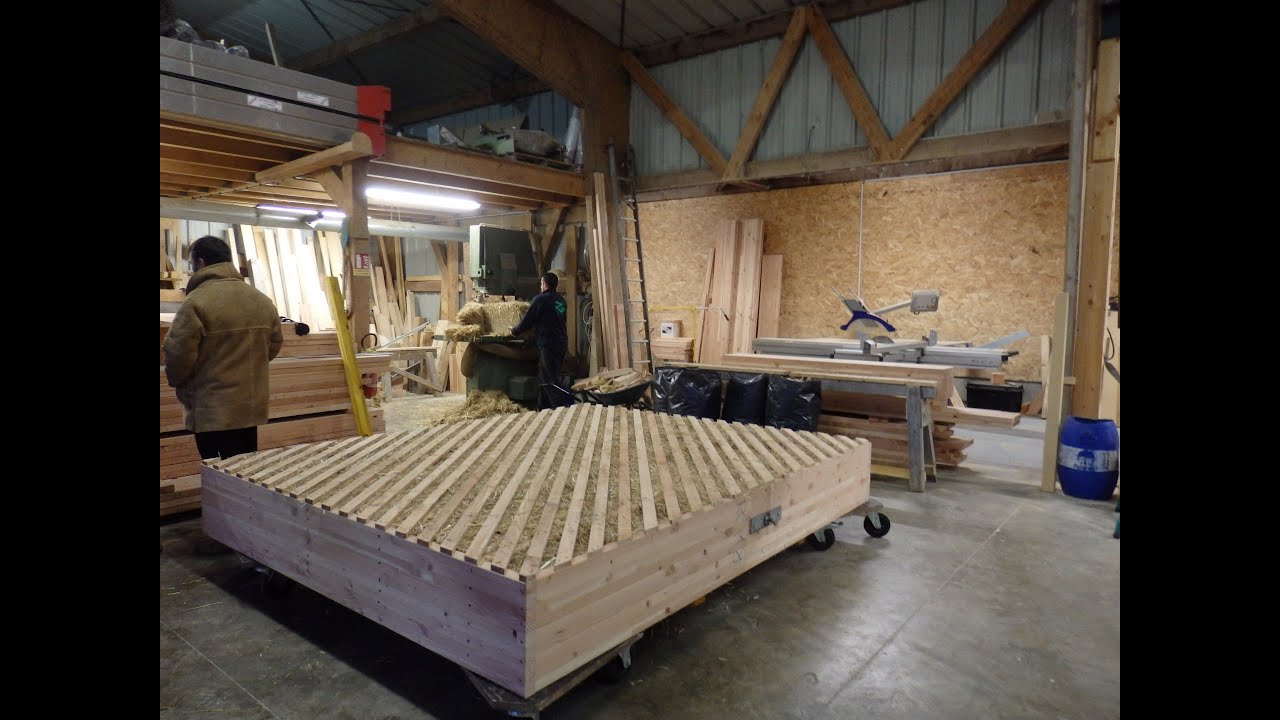 12.  Préfa' des murs bois-paille en atelier