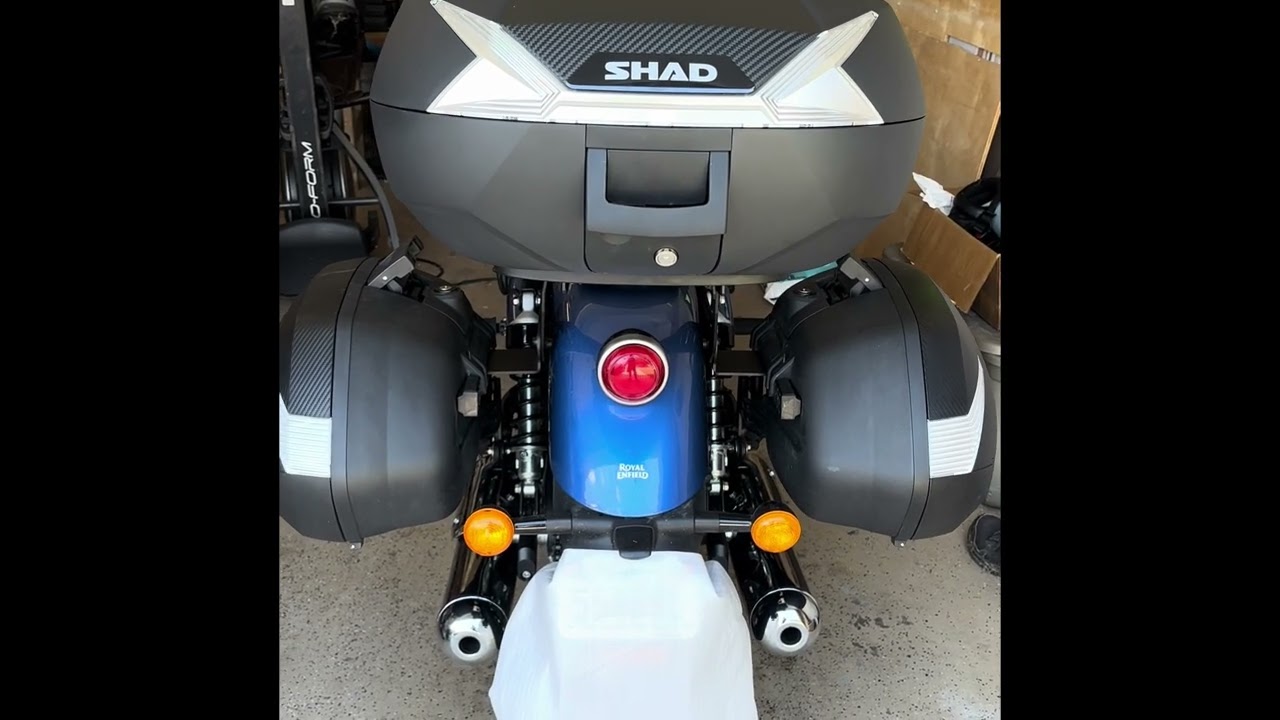 Shad Trunk Case for Royal Enfield Super Meteor 650 installation. 