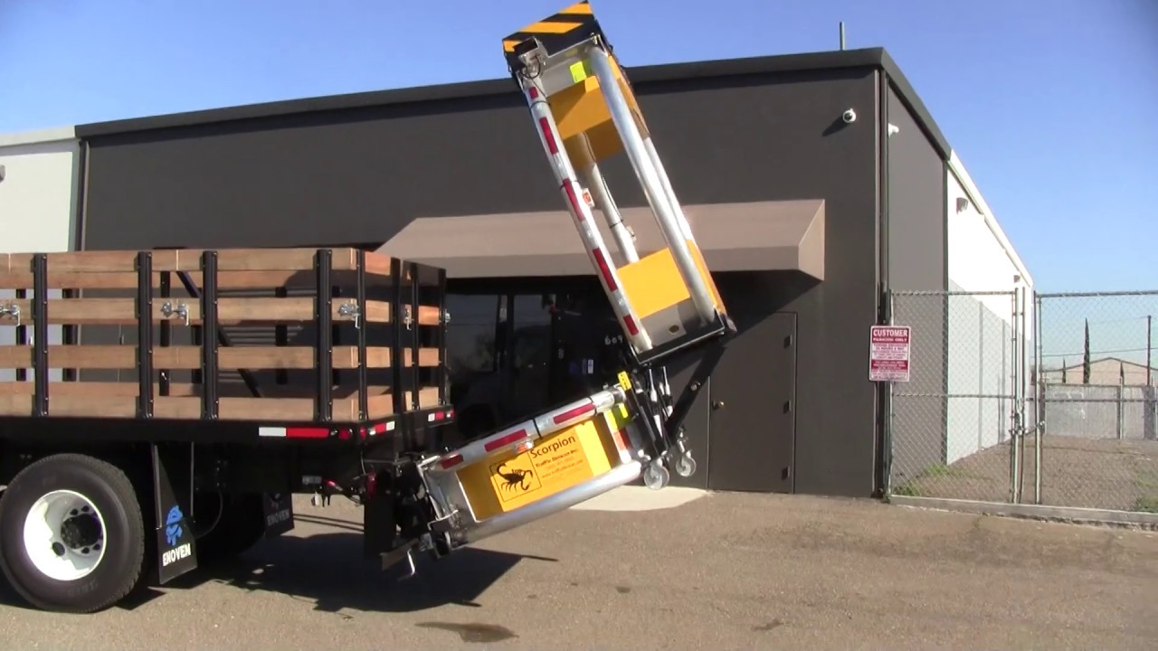 Traffix Devices Scorpion TL-3 Crash Attenuator Demonstration - Enoven Truck Body