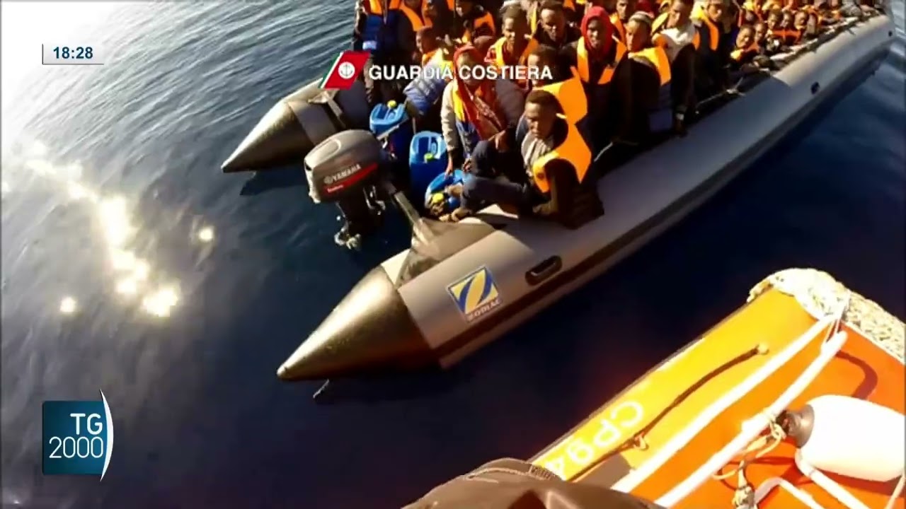 Migranti, 1300 persone in pericolo sui barconi