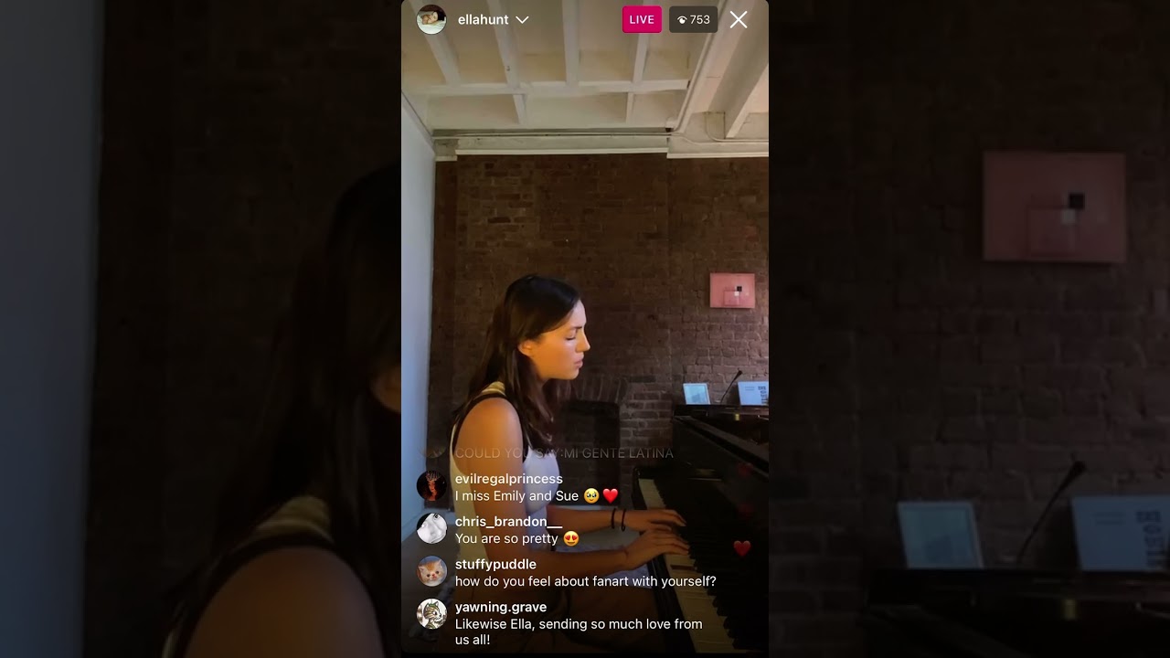 Ella Hunt- Motel Blues (live)