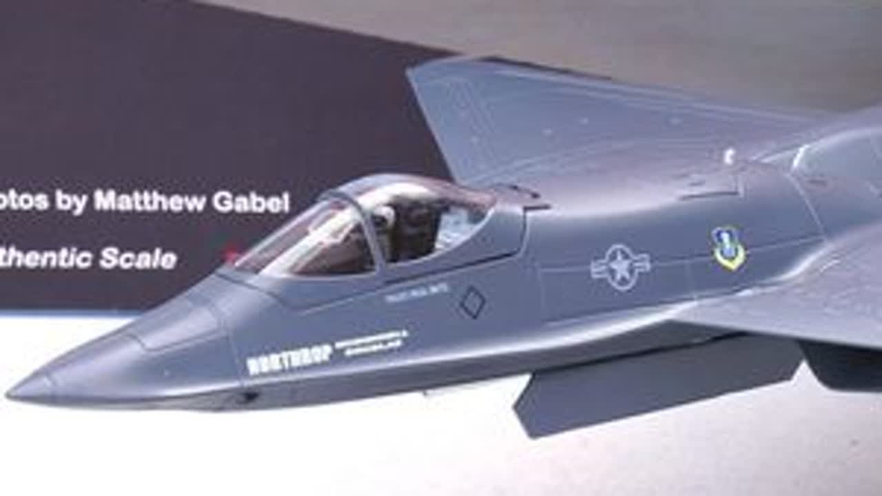 HM1:72YF-23黑寡妇首飞原型机合金成品模型开箱测评
