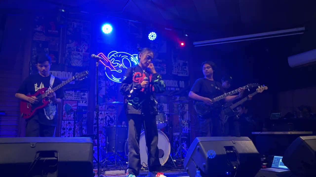 Sink in The Blue Ocean - 20's (Live at Bezetkroxx 00)