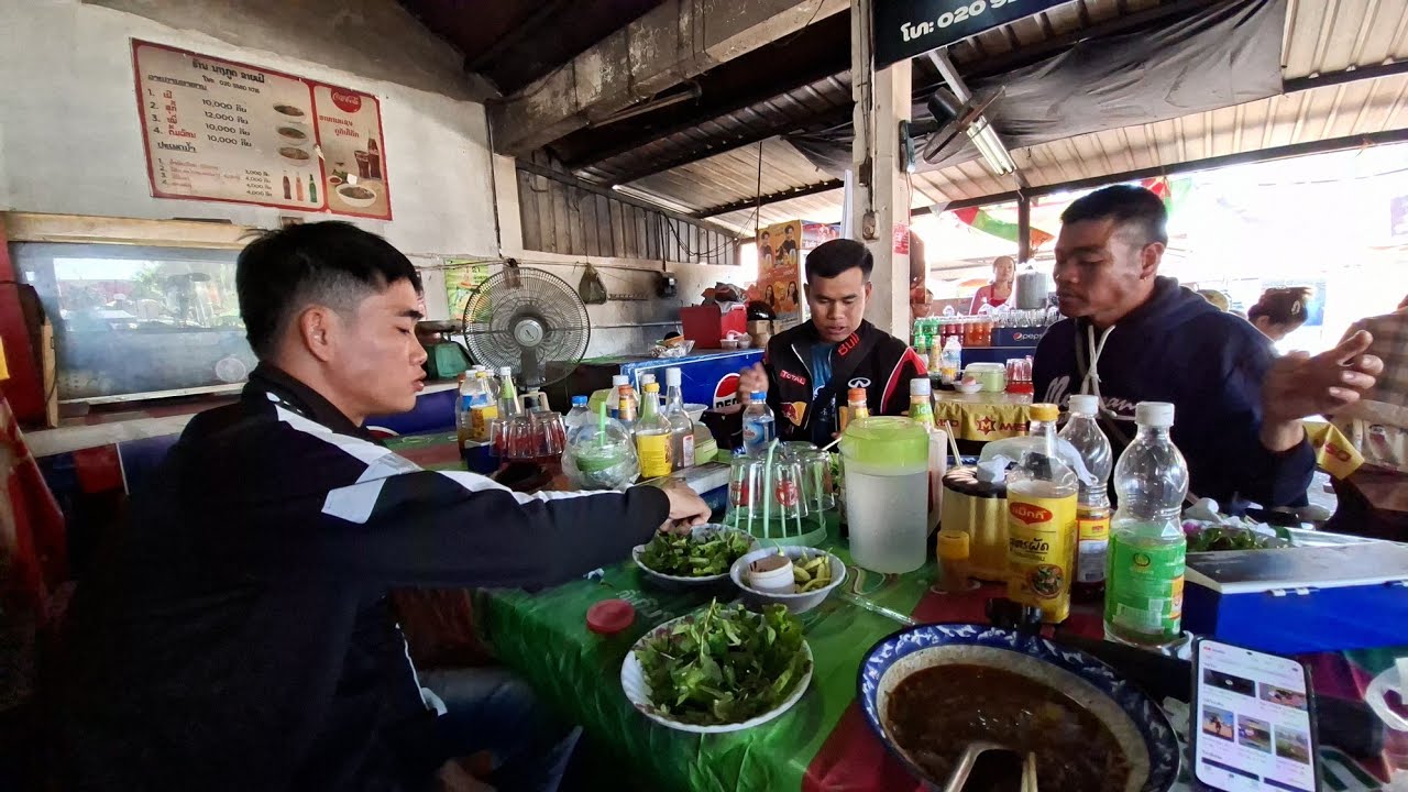 กินเฝอลองท้องก่อนไปบ้านบ่าวน้ำ