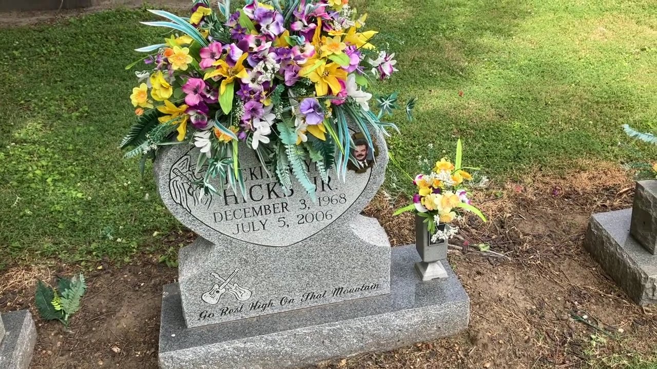 Visiting the graves of Christopher Byers, John Mark Byers, Michael Moore & Steve Branch
