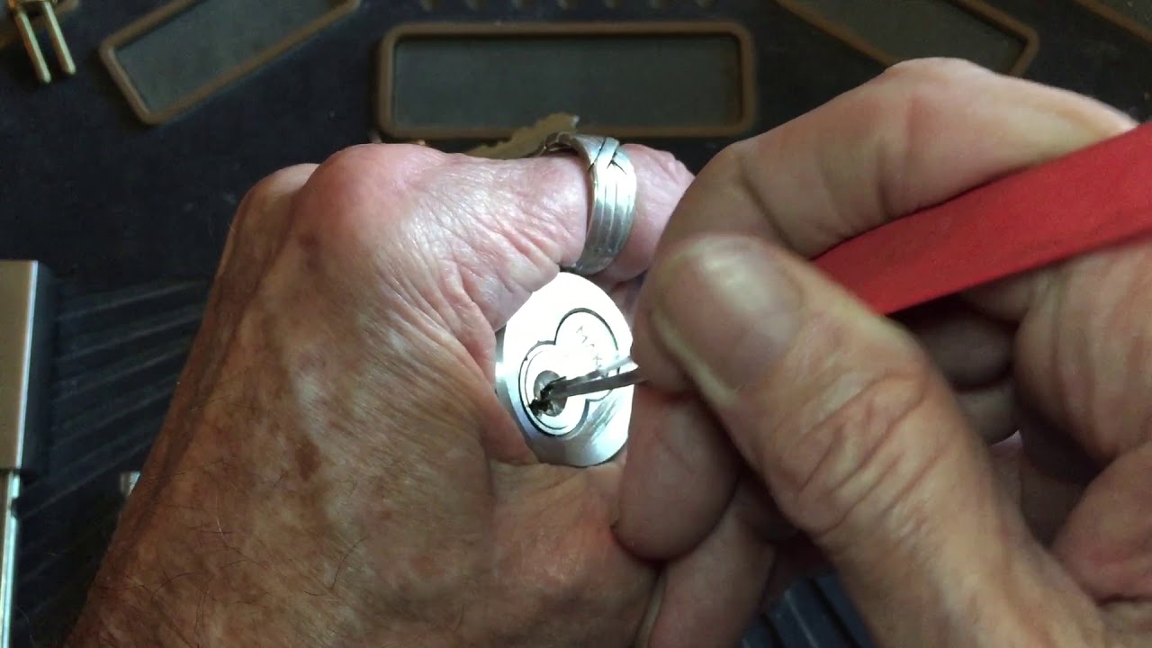 (276) MAKO SFIC Core from cut open lock Picked.