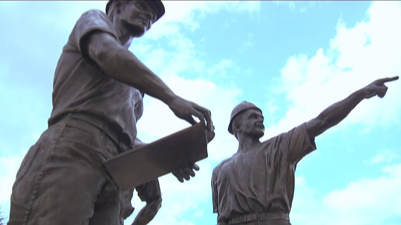 Victims of 'Big Blue' crane collapse not forgotten 15 years later