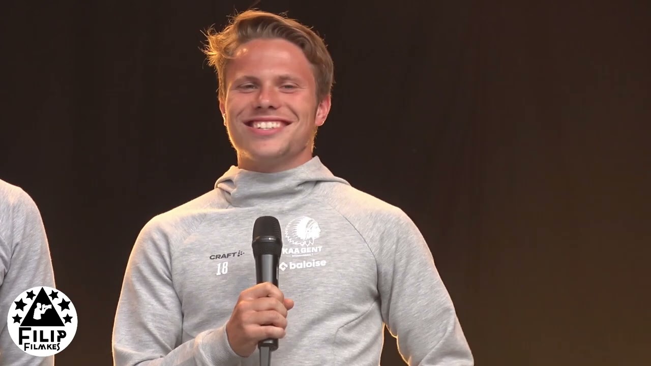 de volledige ploegenvoorstelling van K.A.A Gent op de Gentse Feesten 22 juli 2024 ( sint baafsplein