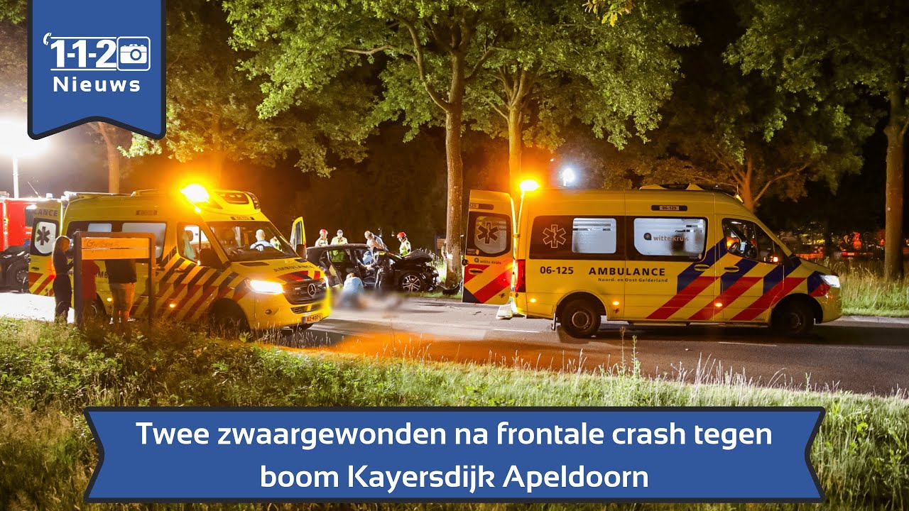 Twee zwaargewonden na frontale crash tegen boom Kayersdijk Apeldoorn