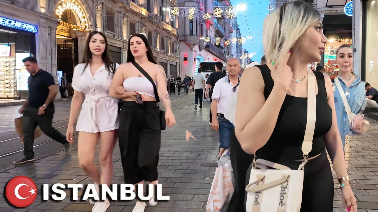 A night Walk in Istiklal Street – Istanbul’s Most Famous Avenue