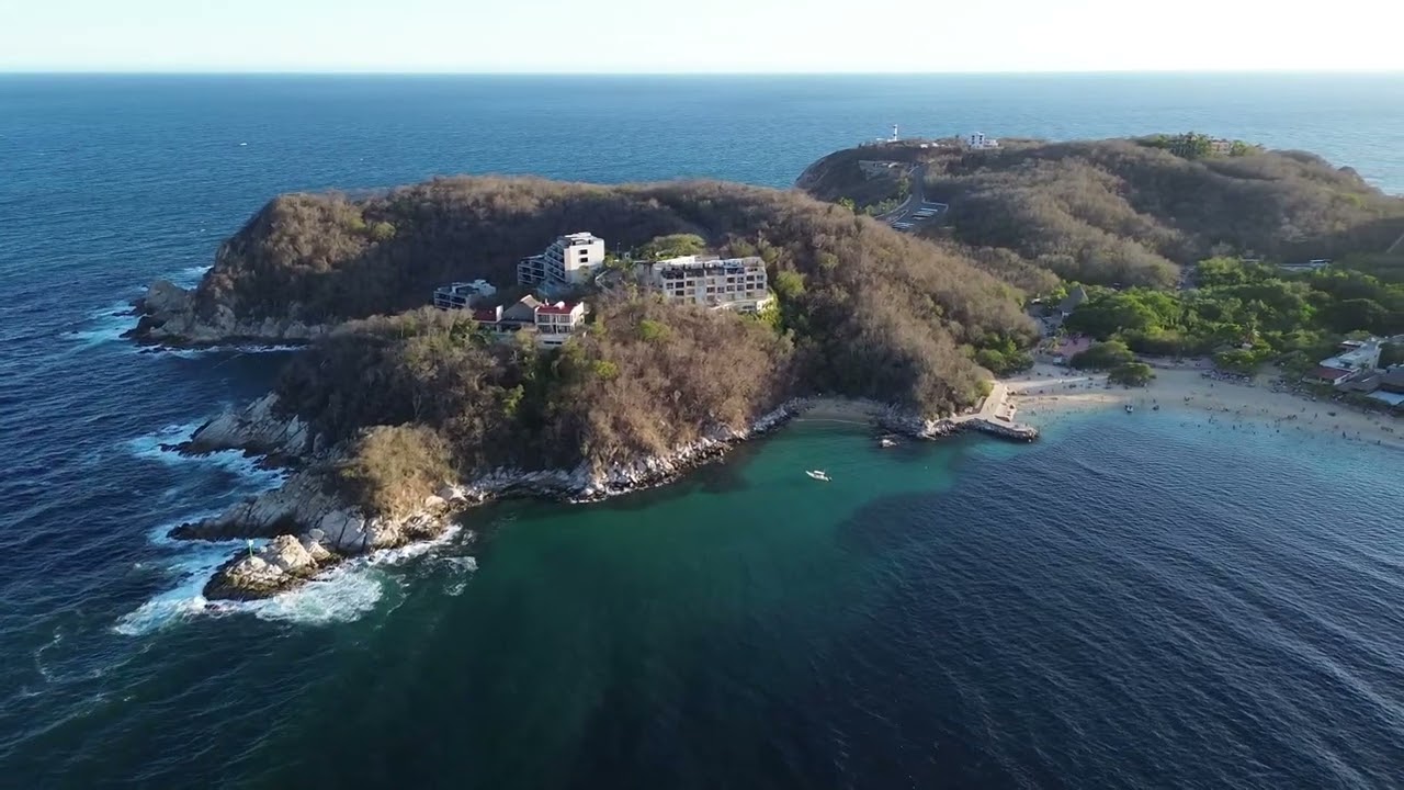 PLAYA SANTA CRUZ   HUATULCO, MEXICO