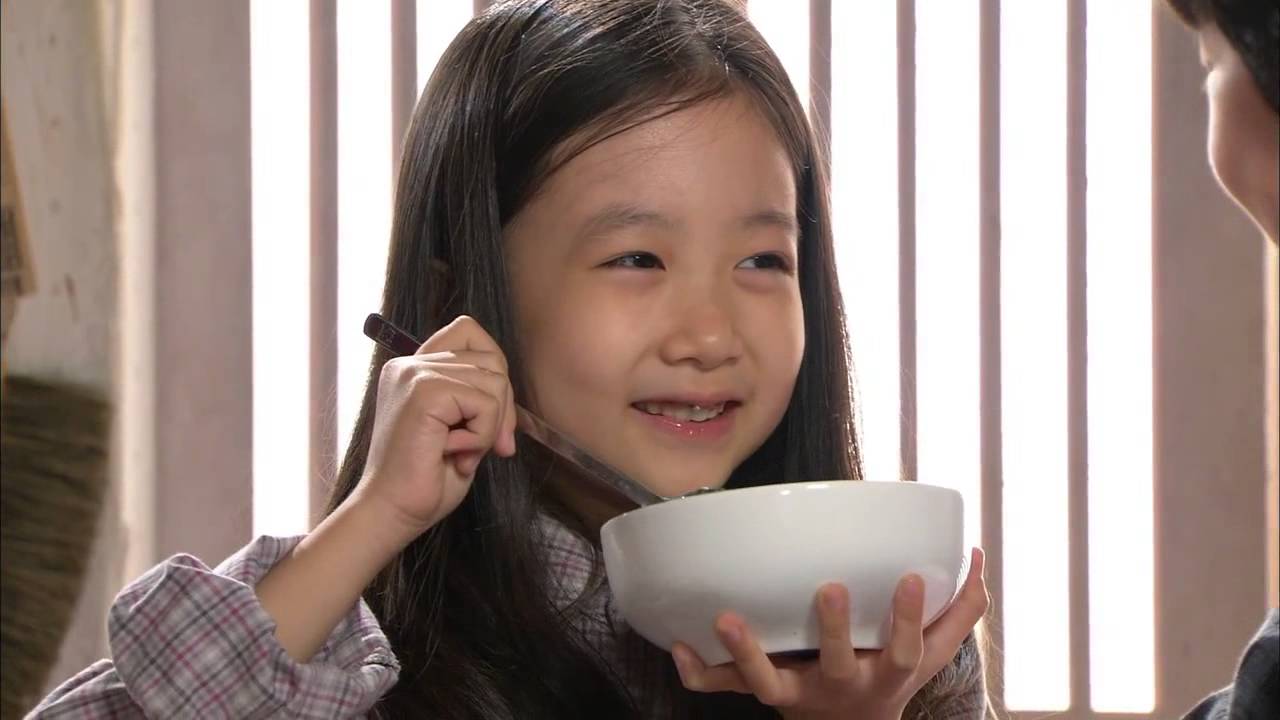 [HOT] 황금무지개 1회 - 김만원에게 도움 받아 살아남은 하빈(이채미-유이) 20131102