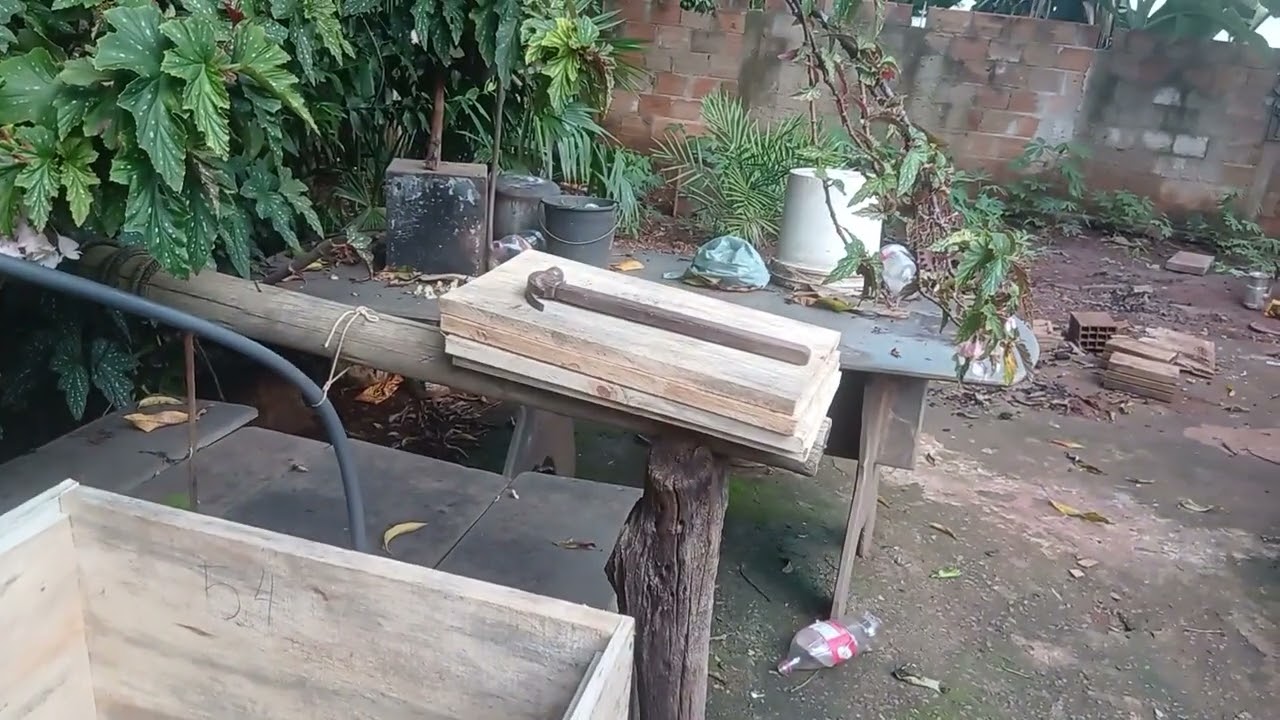 25 de 20026 galerinha vejam como está ficando as caixas pra as abelhas 