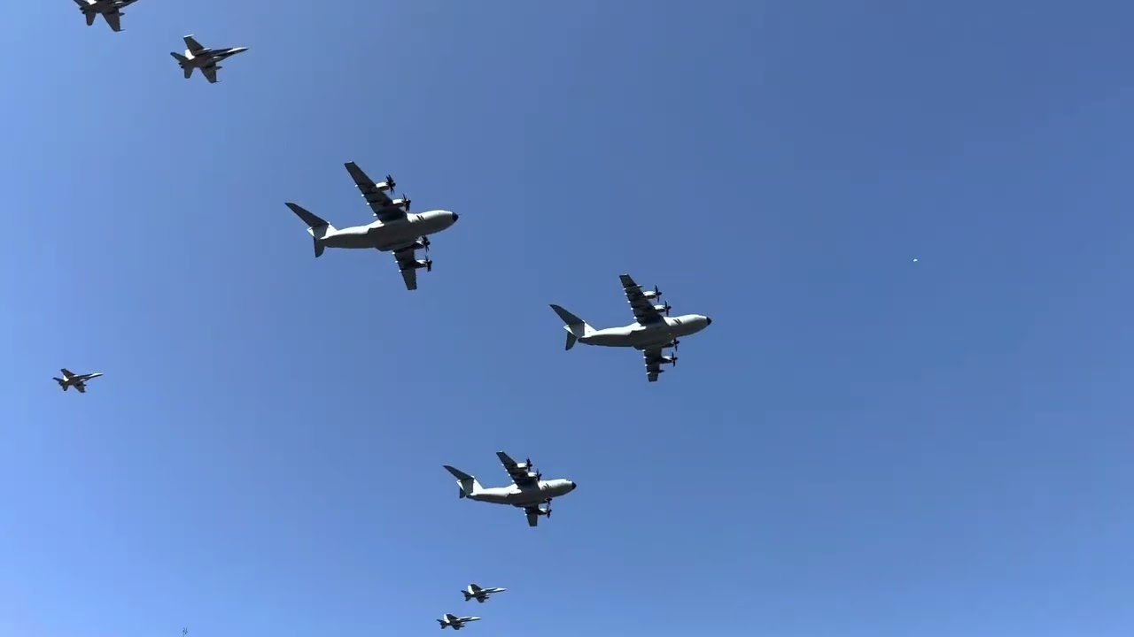 Pasada aviones del ejército del aire sobre el pilar el 12/10/2022 DFN22