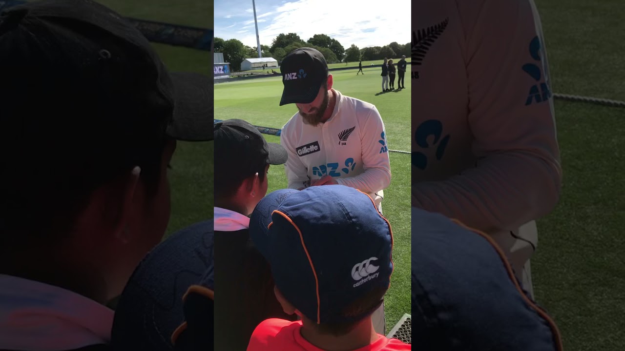 Kane Williamson signing autographs Cricket Hagley Oval Christchurch Newzealand #shorts #IndvsNz