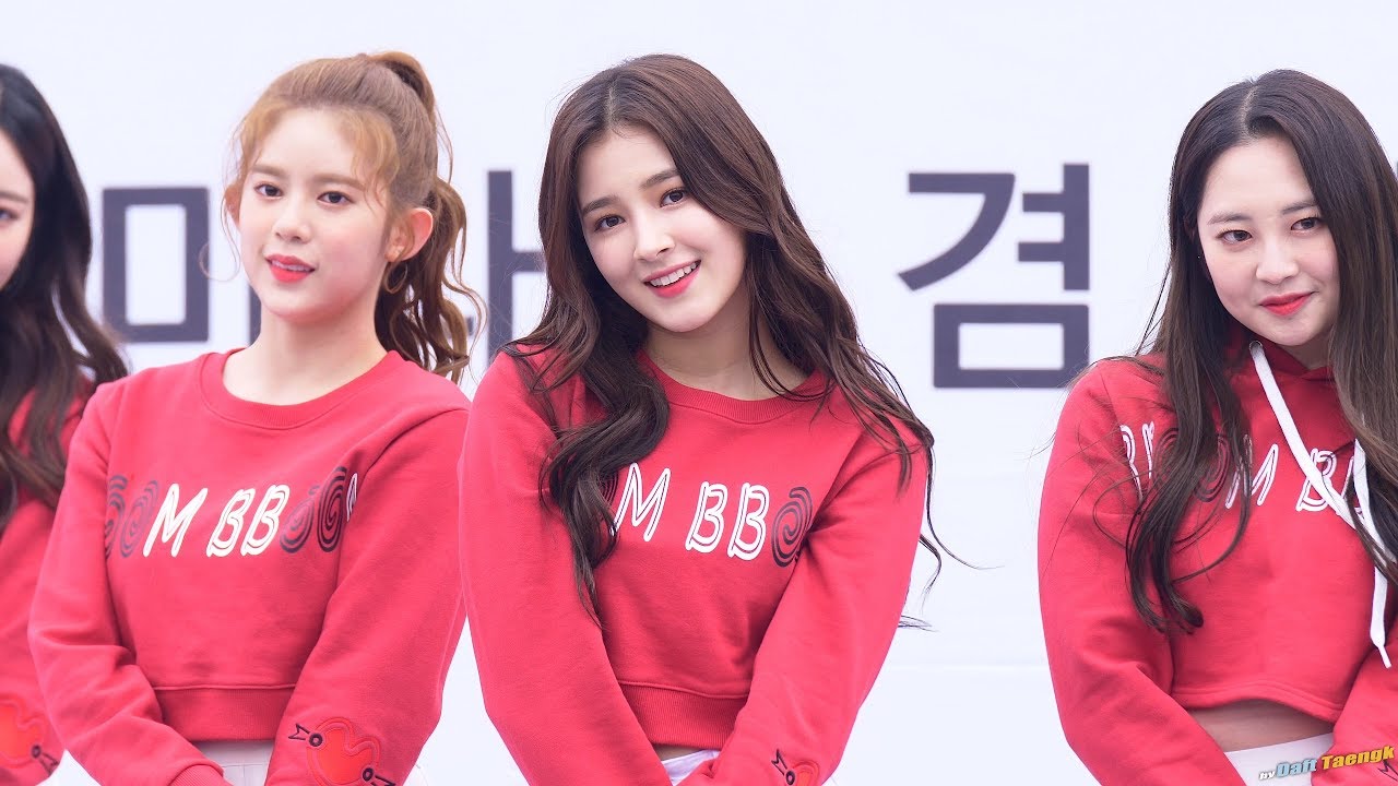 180318 낸시 Nancy 모모랜드 MOMOLAND '어마어마해 Wonderful Love' @서울국제마라톤 4K 60P 직캠 by DaftTaengk