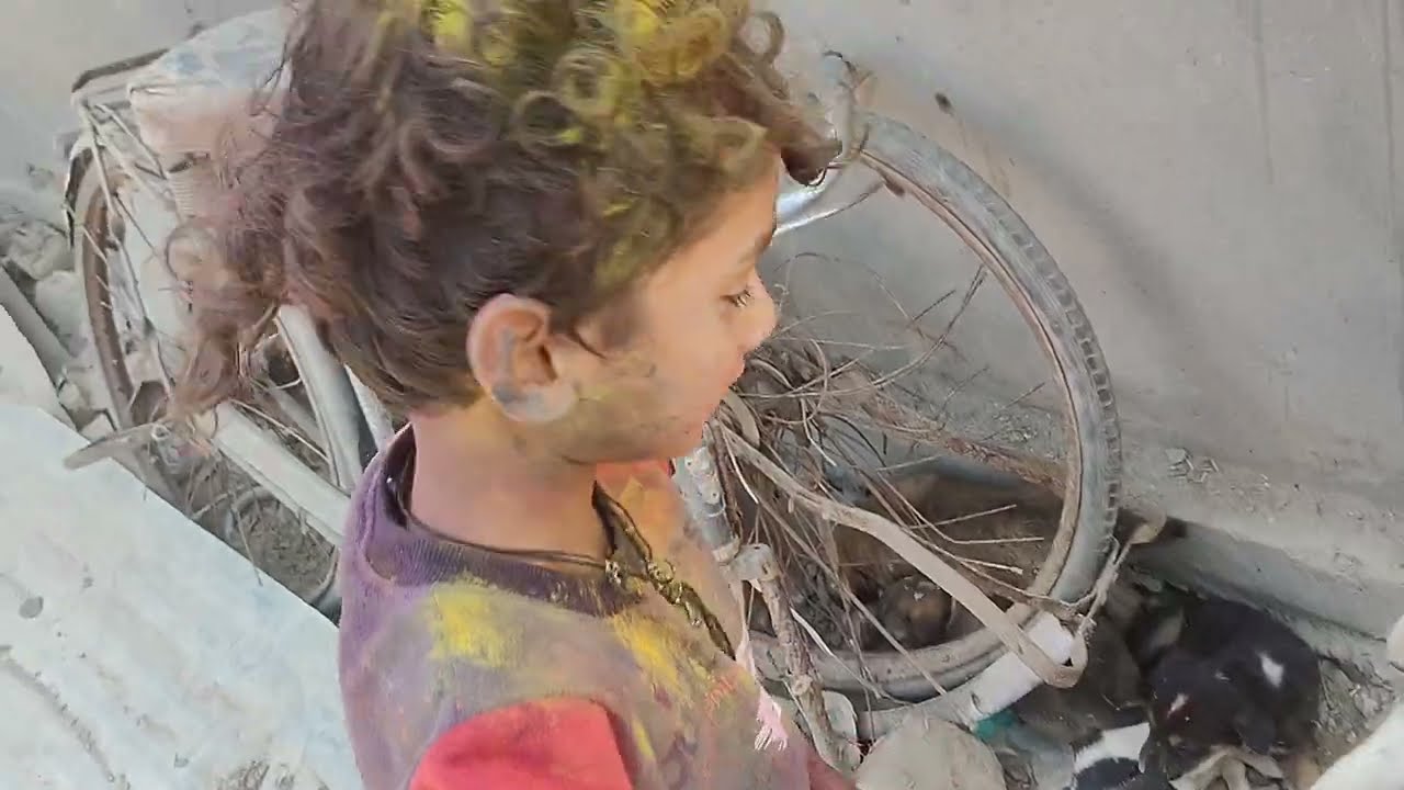 बच्चे भी कितने मासूम होते है 😱😥 ना॥कुछ भी करो मानने के लिए तैयार नहीं होते॥रस्ते में हमे कुछ दिखाई 