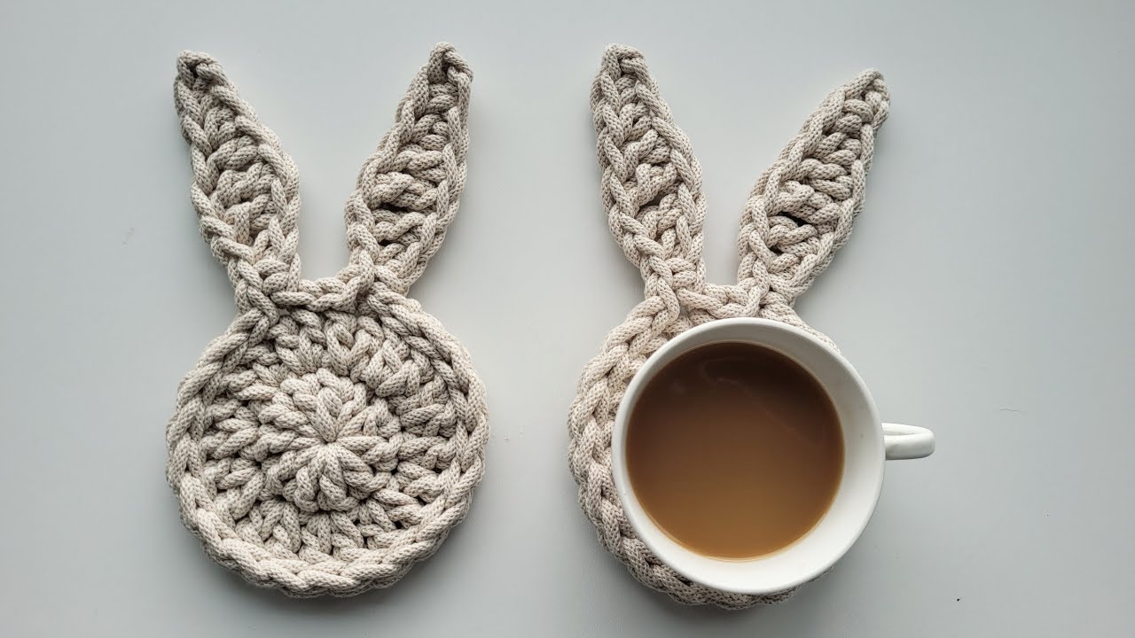 Podkładka zając pod kubek na szydełku, podkładka królik pod kubek na szydełku. Bunny crochet.