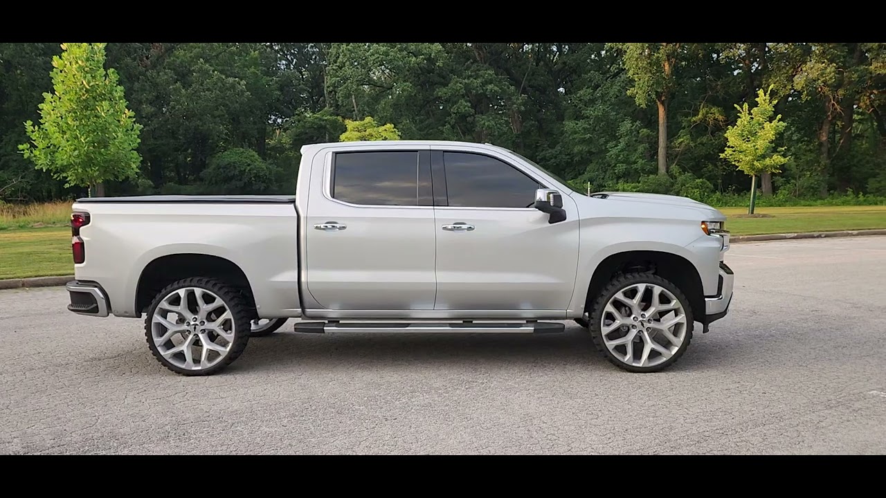 2019 Silverado on 26s on 33s