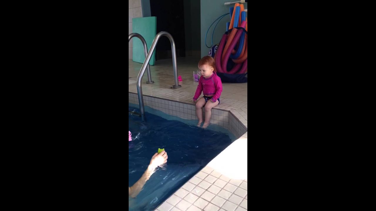 Petit poisson deviendra grand !!! B&eacute;b&eacute;s nageurs !