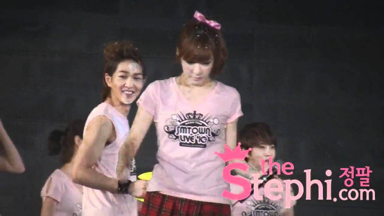 [Fancam] 100821 Tiffany SNSD - Party for BoA @SM TOWN 2010 Seoul
