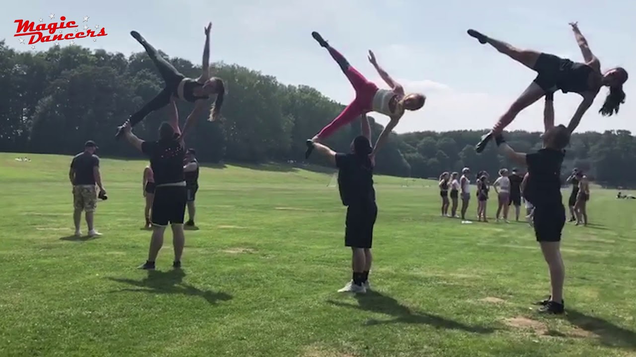 Hebefiguren Karneval Abheben 2019 #showtanz #karneval  #Hebefiguren #cheerleader #stunt
