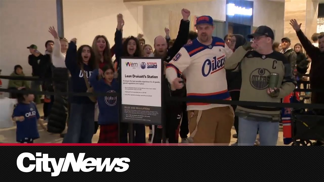 West Edmonton Mall packed for annual Oilers Autograph Night