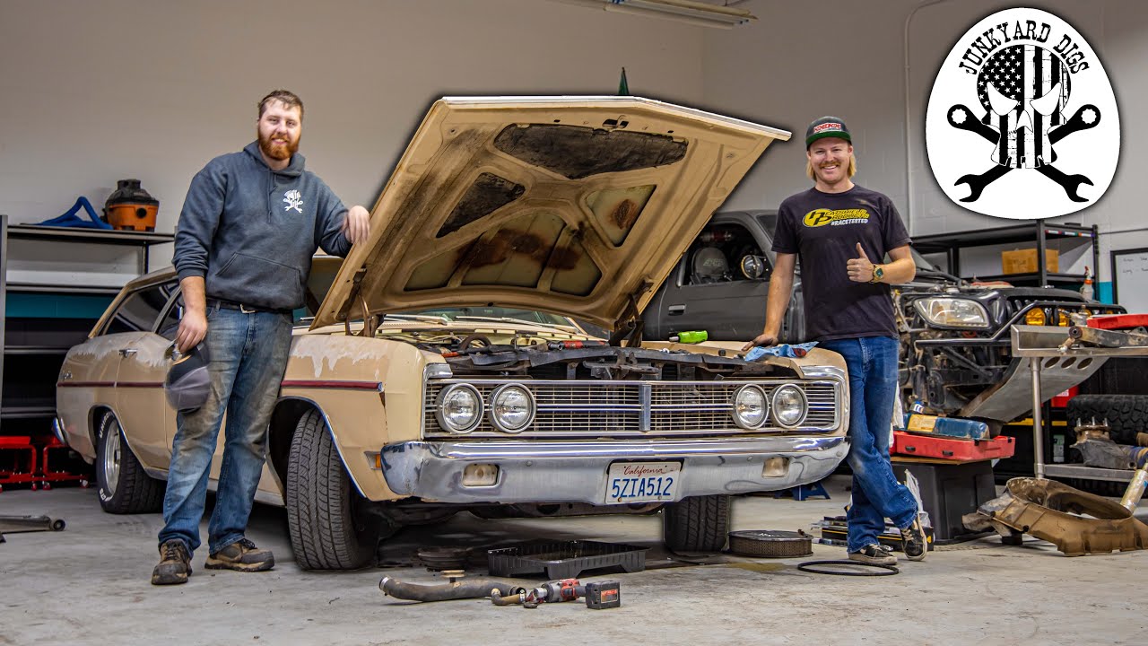 Breaking in MY NEW SHOP With Junkyard Digs!