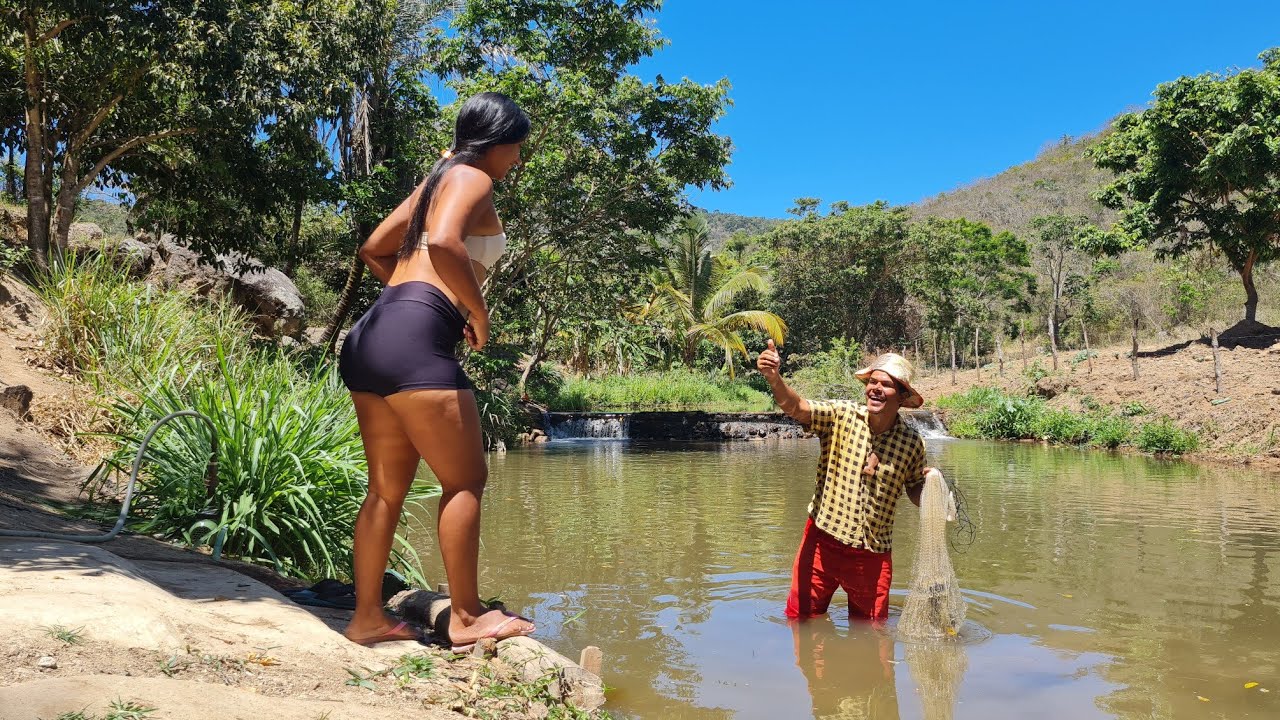 MARIANA VAI TOMAR BANHO NO RIO NO RANCHO DO CUMPADI MAS MAYKINHO